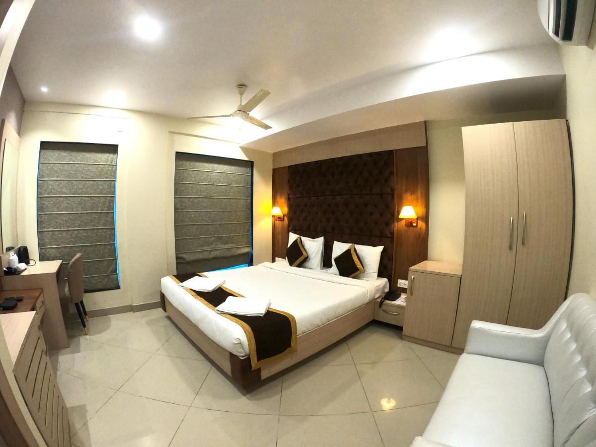 The Panash - Hotel & Banquet Колката Екстер'єр фото