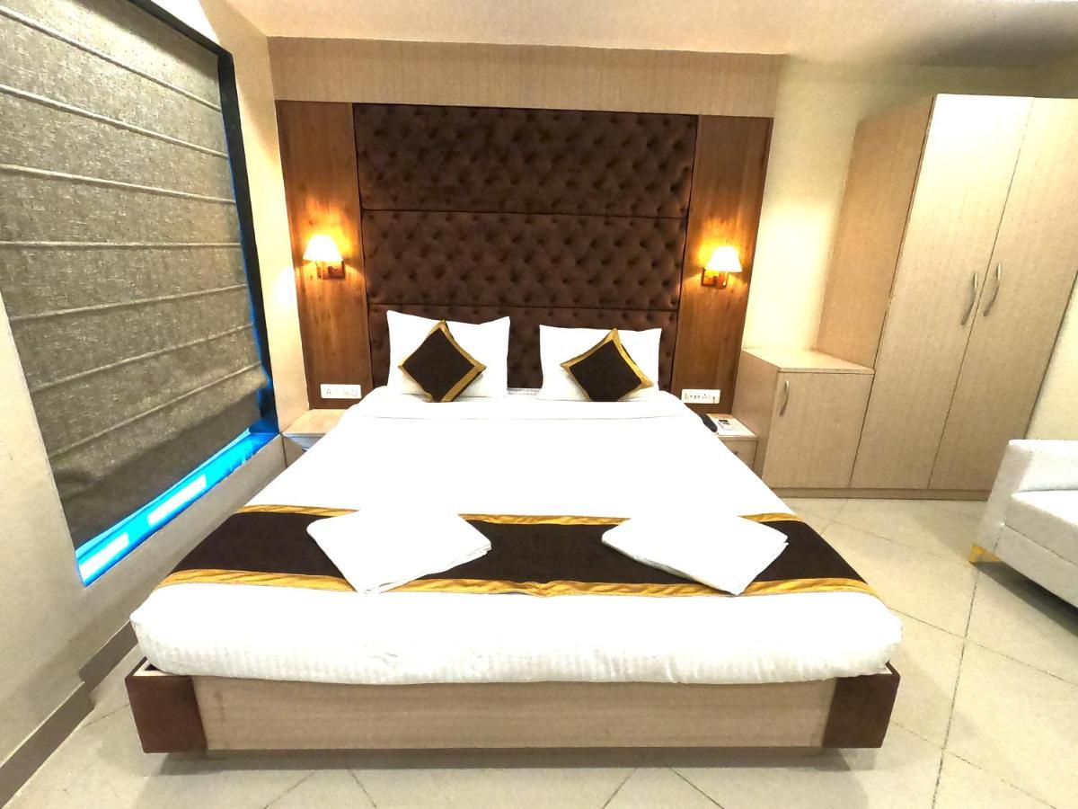The Panash - Hotel & Banquet Колката Екстер'єр фото