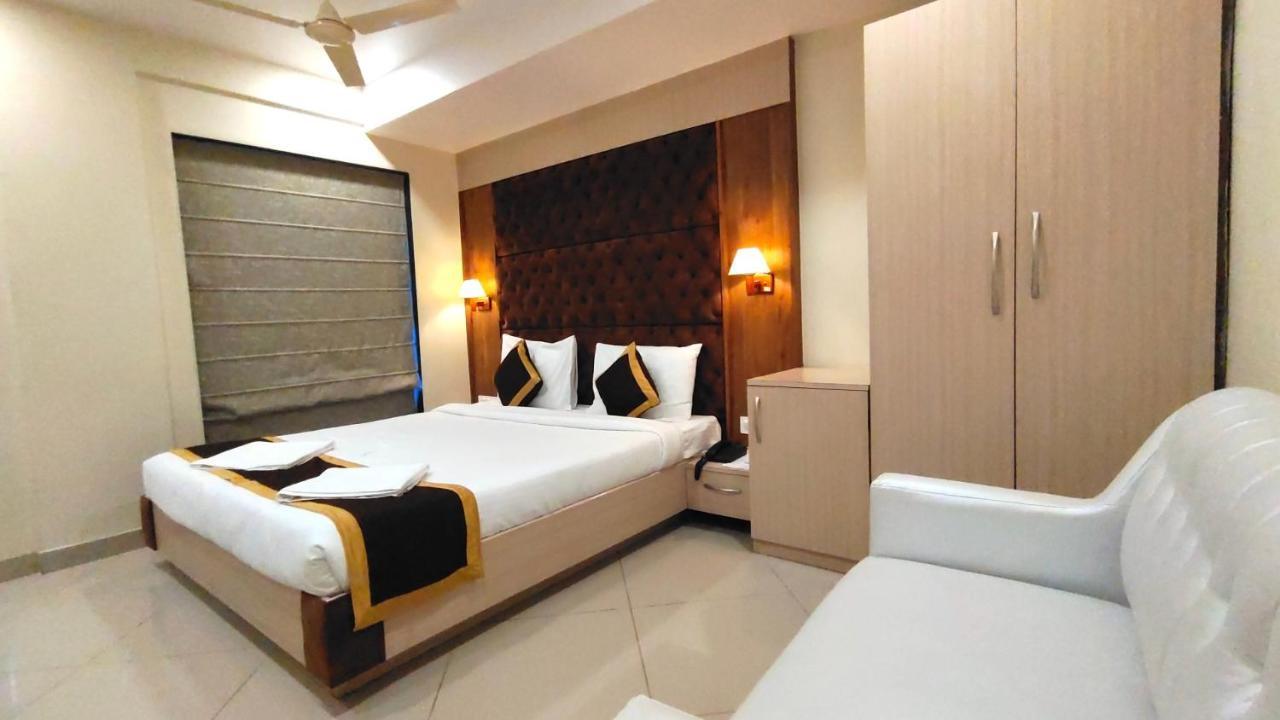 The Panash - Hotel & Banquet Колката Екстер'єр фото
